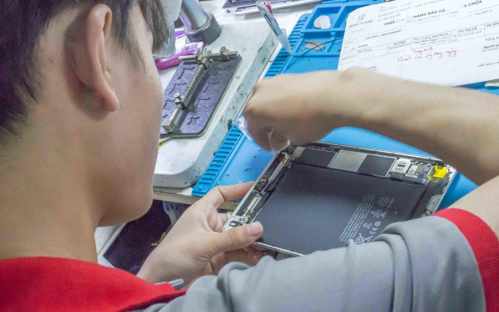 DỊCH VỤ THAY MÀN HÌNH VÀ CẢM ỨNG IPAD 7 IMG 4660 DỊCH VỤ THAY MÀN HÌNH VÀ CẢM ỨNG IPAD
