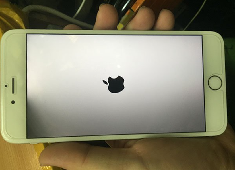 Sua iPhone 6 bi den man hinh Sửa iPhone X bị đen màn hình