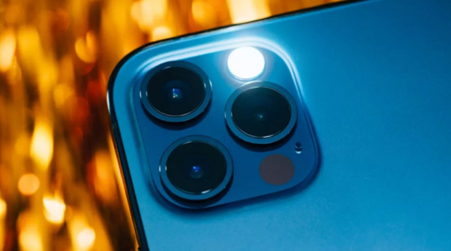 Thay đèn flash iPhone 12 Pro 13 Thay den flash iPhone 6 1 Thay đèn flash iPhone 12 Pro