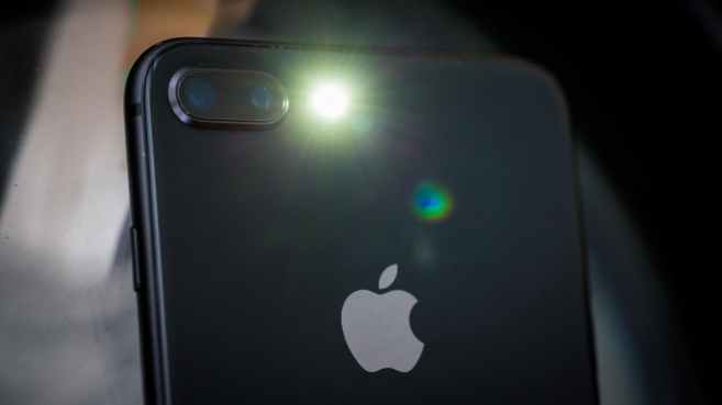Thay đèn flash iPhone 12 Pro 14 Thay den flash iPhone 6 2 Thay đèn flash iPhone 12 Pro