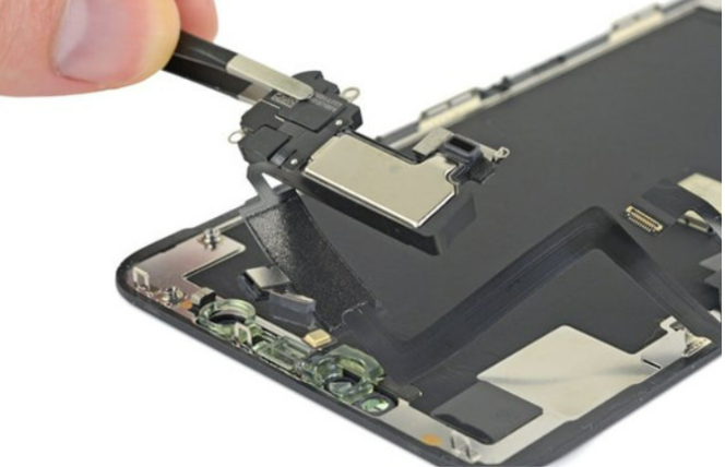 Thay loa ngoài iPhone XS Max 14 Thay loa ngoai iPhone 1 Thay loa ngoài iPhone XS Max